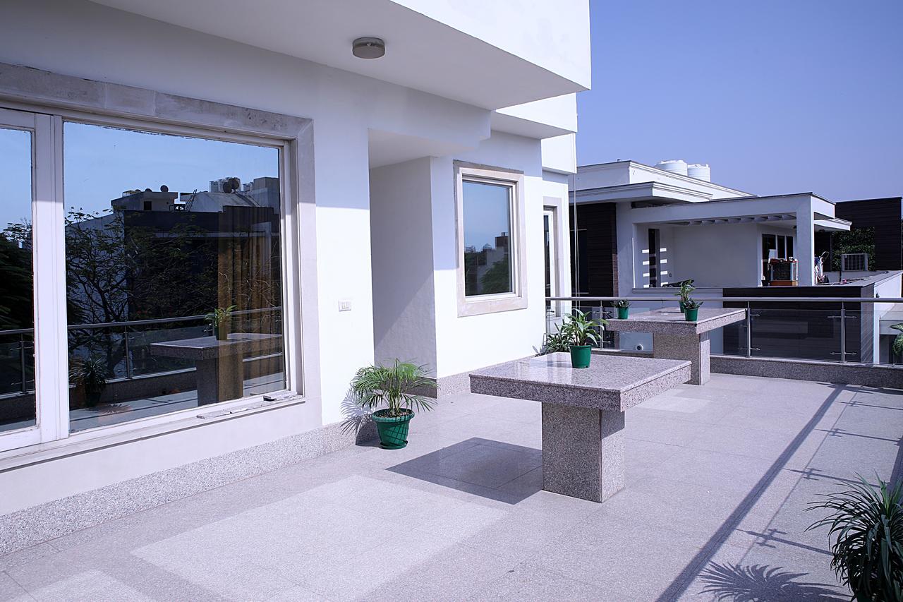 Inde Hotel Vista Woods Huda City Centre, Gurgaon Bagian luar foto