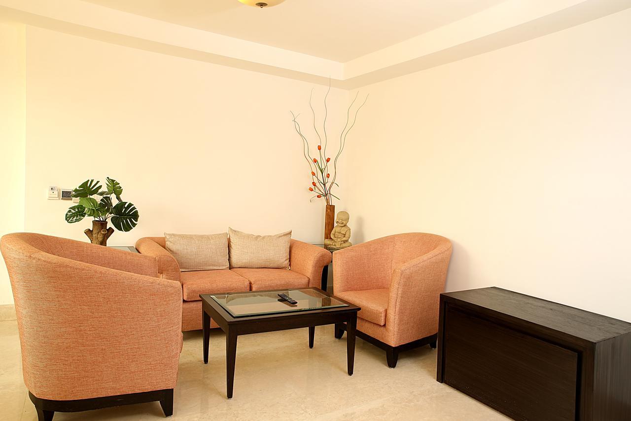 Inde Hotel Vista Woods Huda City Centre, Gurgaon Bagian luar foto
