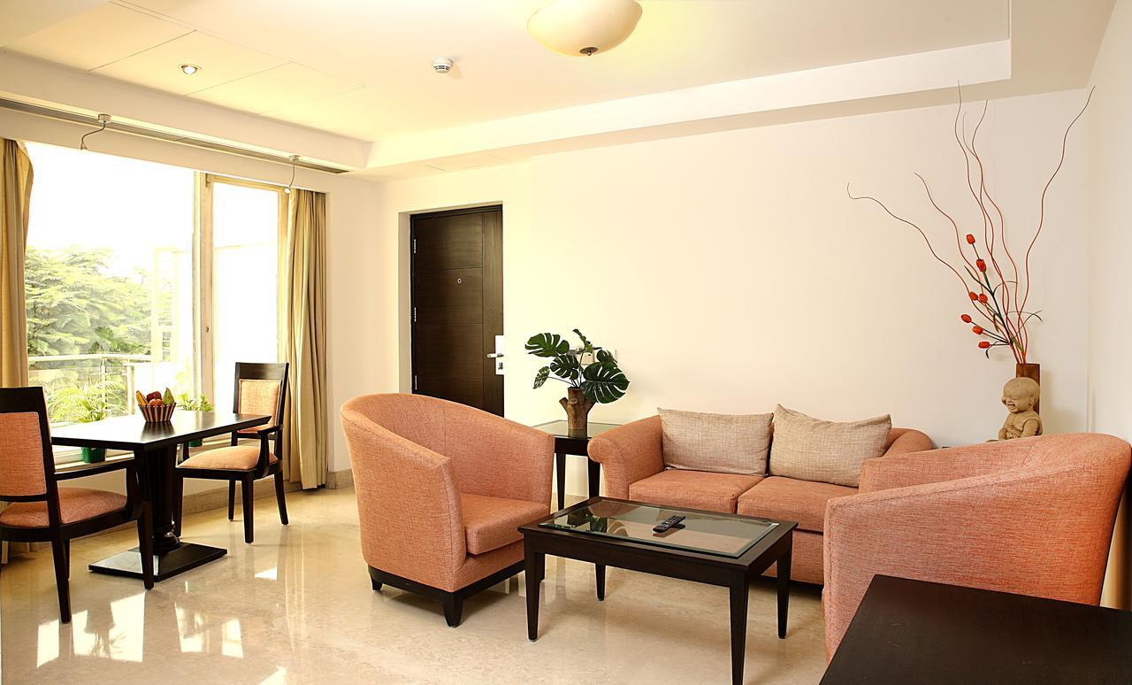 Inde Hotel Vista Woods Huda City Centre, Gurgaon Bagian luar foto
