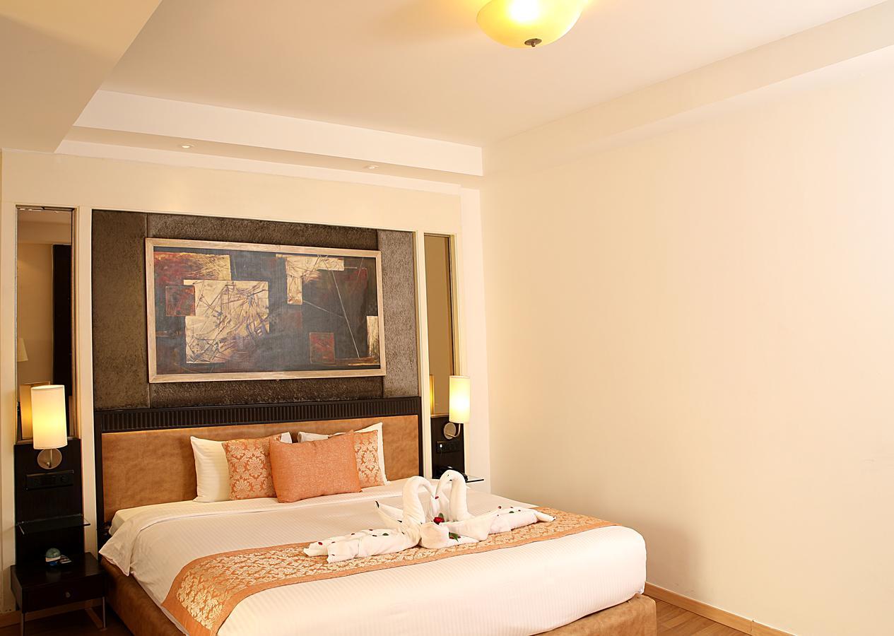 Inde Hotel Vista Woods Huda City Centre, Gurgaon Bagian luar foto