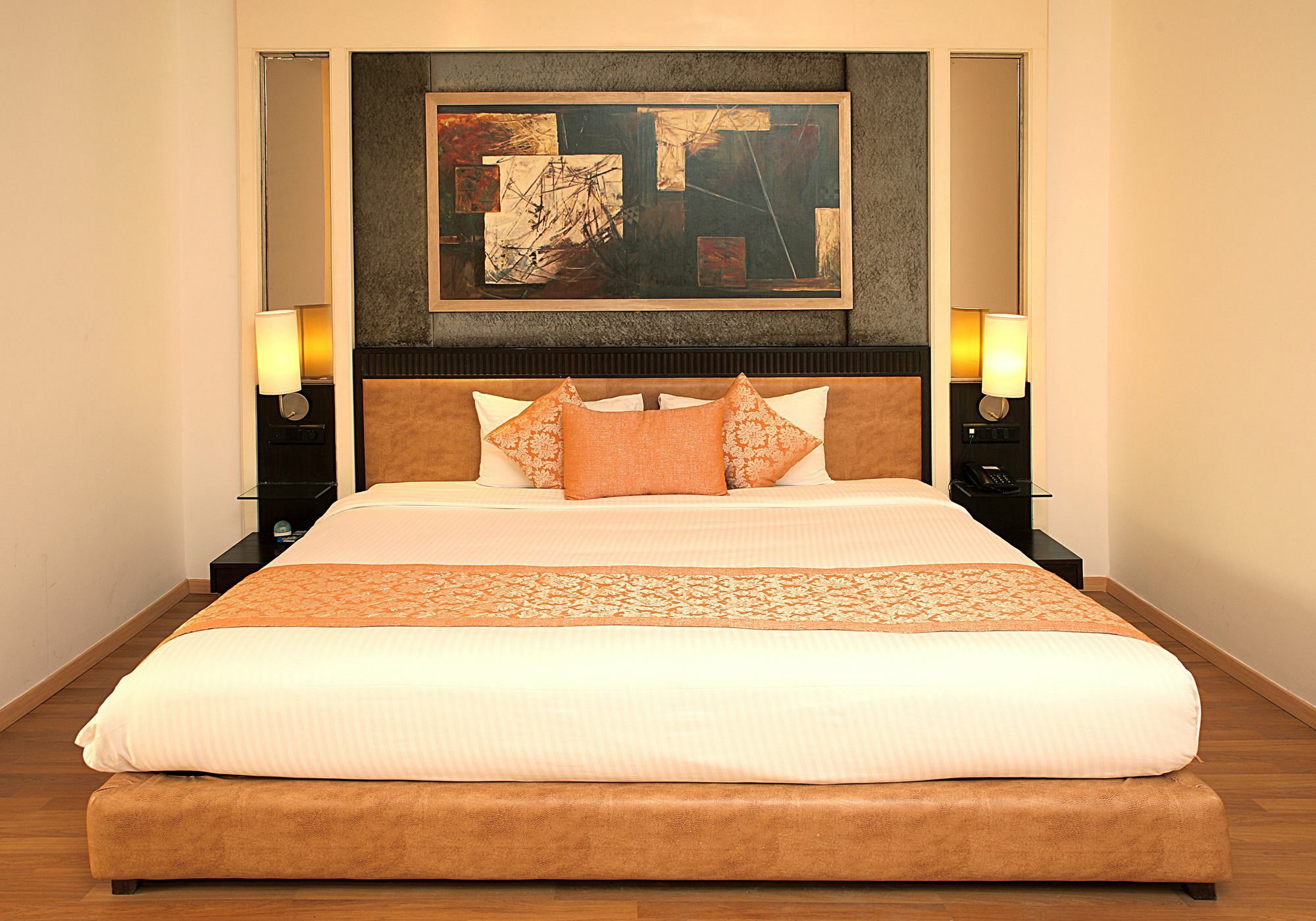 Inde Hotel Vista Woods Huda City Centre, Gurgaon Bagian luar foto