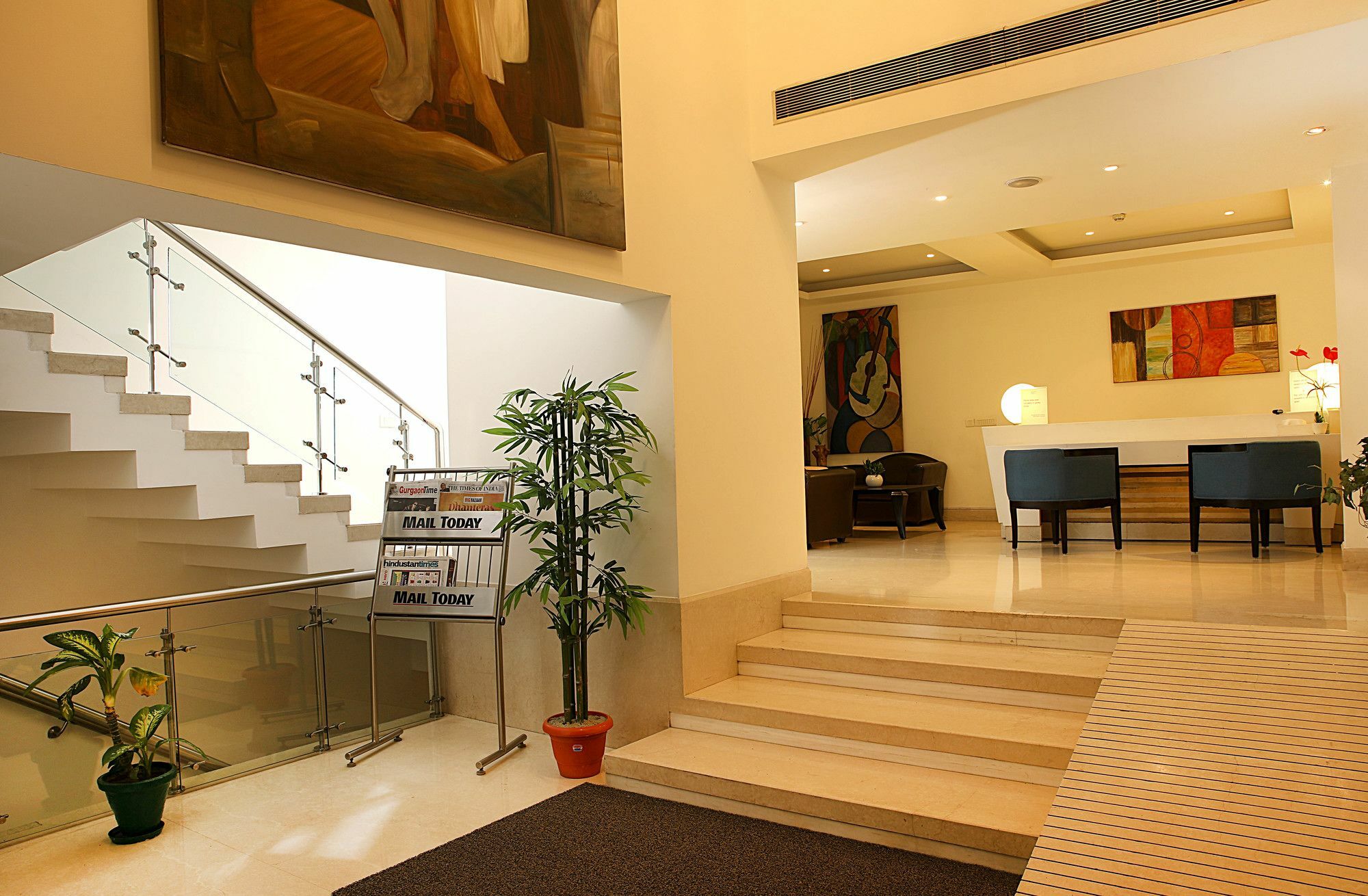 Inde Hotel Vista Woods Huda City Centre, Gurgaon Bagian luar foto