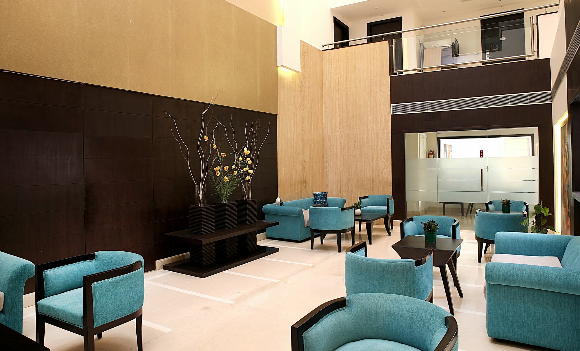 Inde Hotel Vista Woods Huda City Centre, Gurgaon Bagian luar foto