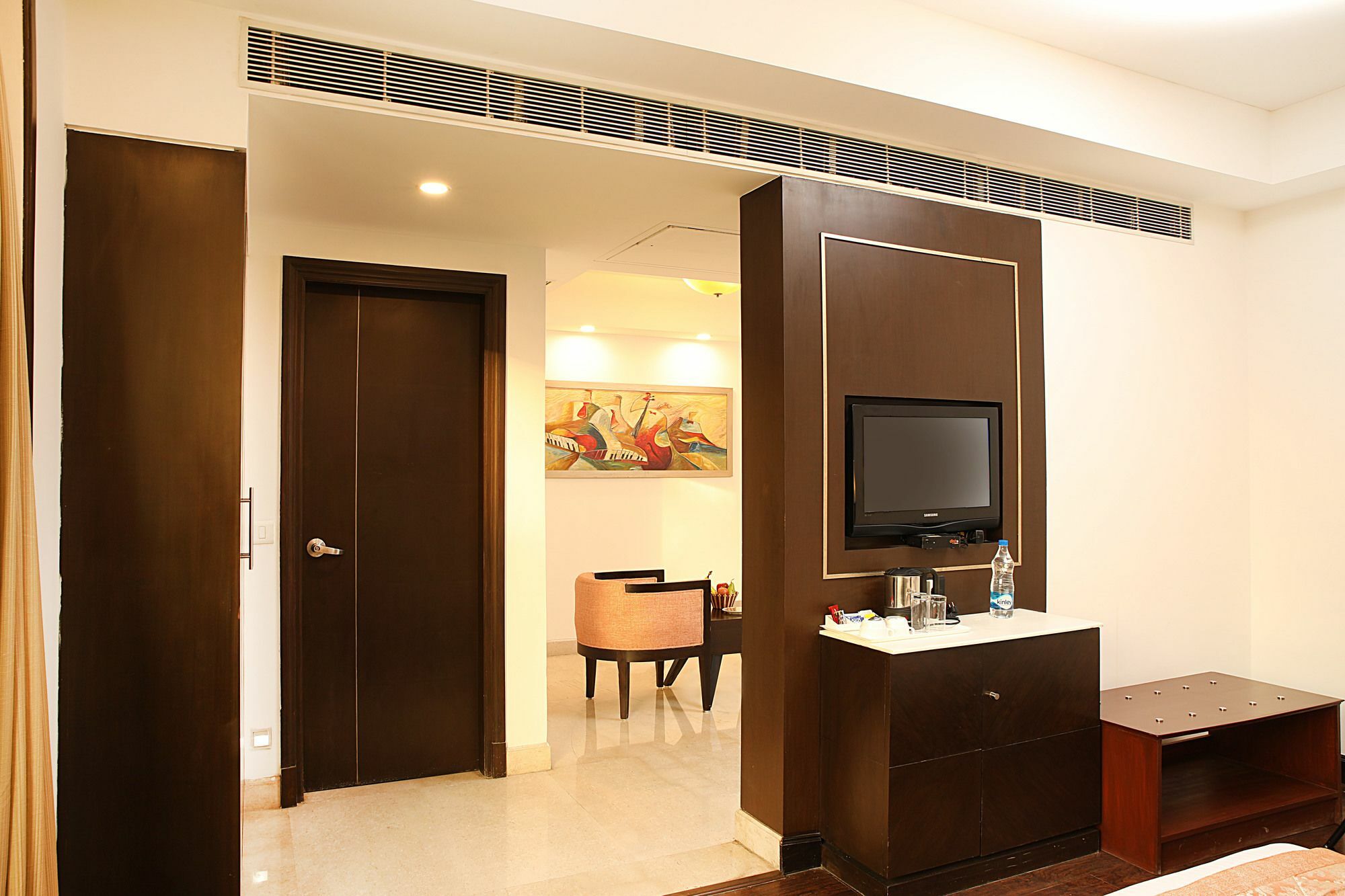 Inde Hotel Vista Woods Huda City Centre, Gurgaon Bagian luar foto